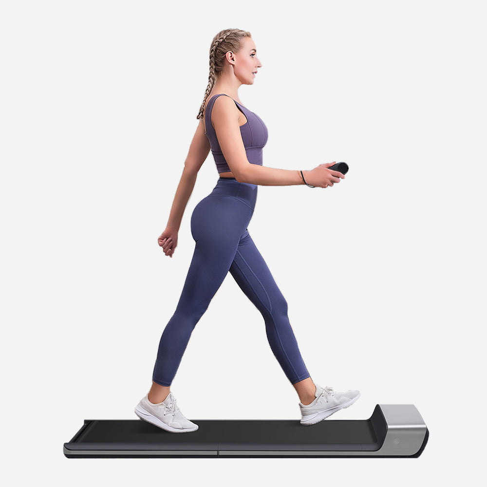 WalkingPad P1 tapis de marche gros plan sur le plateau
